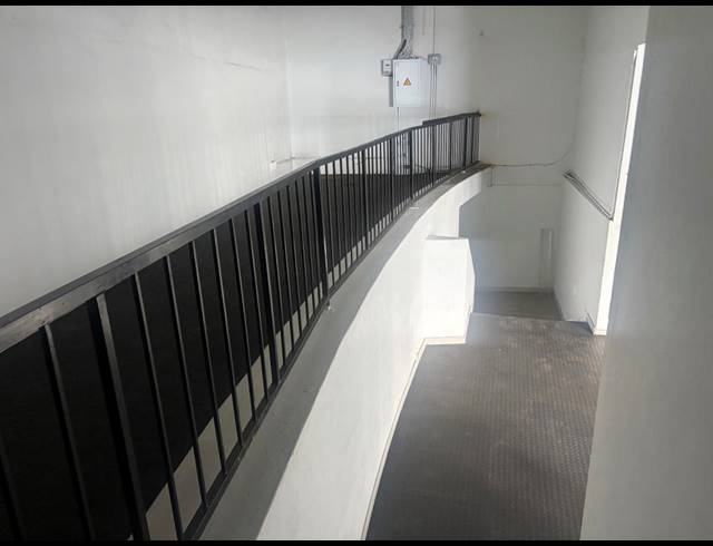 230M² BUILDING TO LET IN SAVOY ESTATE
